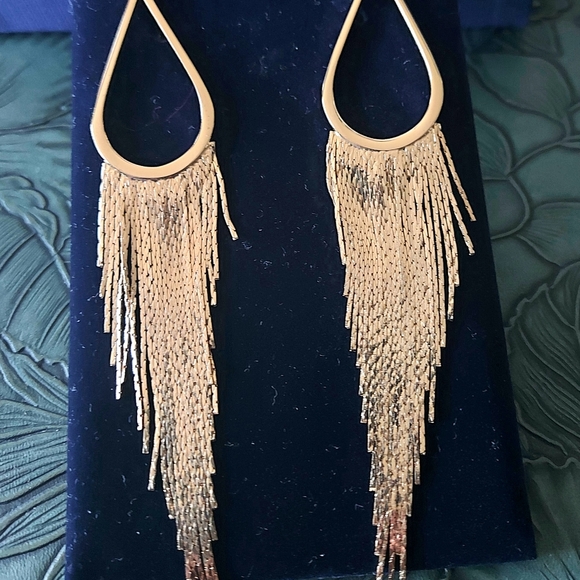 🔥 Final sale🎈GUESS _Gold drop earrings _ - Picture 3 of 8